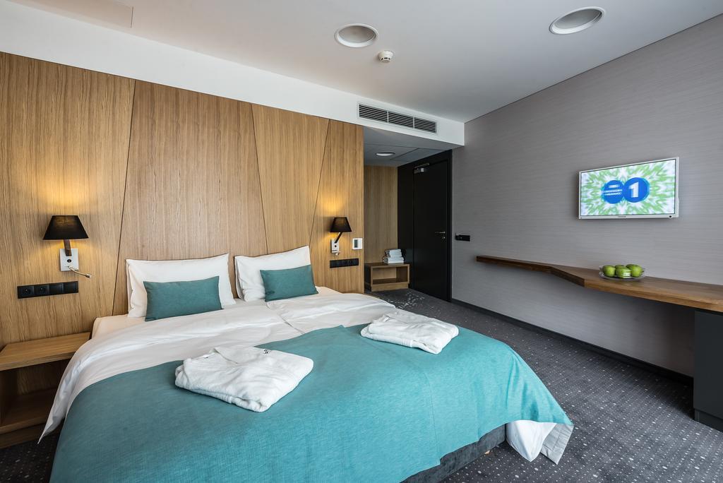 Regatta Hotel Restauracja Spa Poznań Rom bilde